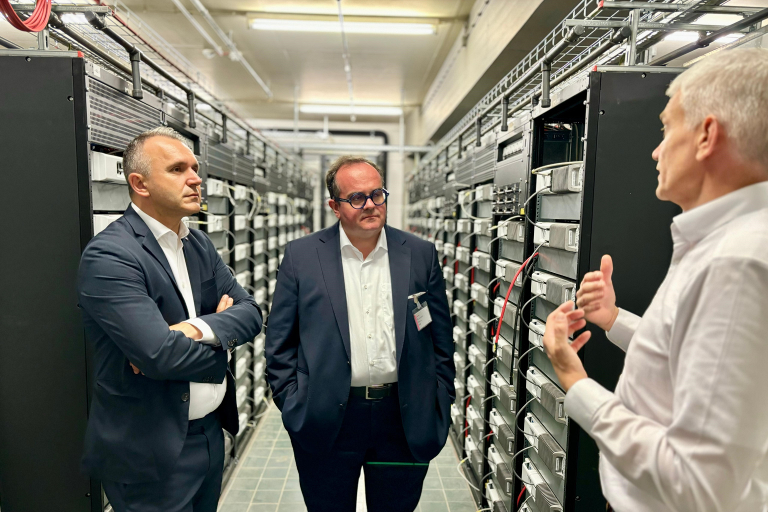 Power and Air Solutions-Vertreter und Wirtschaftsreferent C. Baumgärtner im Großspeicher am Marsplatz